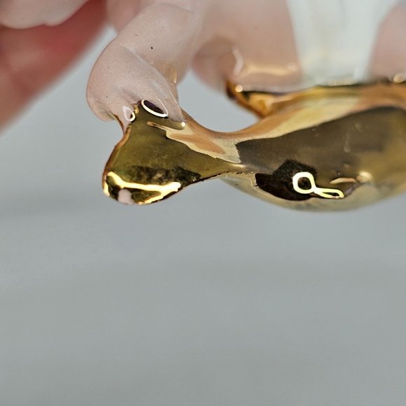 Freeman McFarlin Baby Holding Fish Figurine Diaper Pin Original Box - Picture 8 of 8